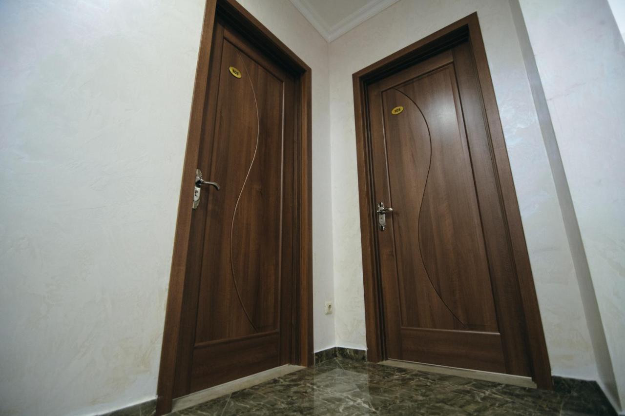 Отель Batumi Palace Экстерьер фото